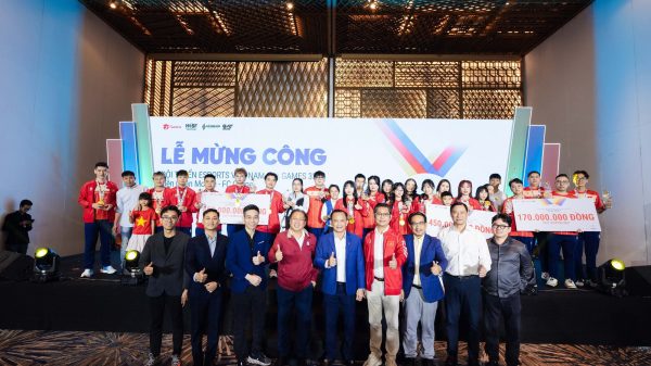 Garena Việt Nam Trao Tặng Hơn 1 Tỷ Đồng Mừng Công Các Đội Tuyển Thể Thao Điện Tử Việt Nam Đoạt Huy Chương Tại SEA Games 33 Nội Dung Liên Quân Mobile Và FC Online 3 yolnjpg