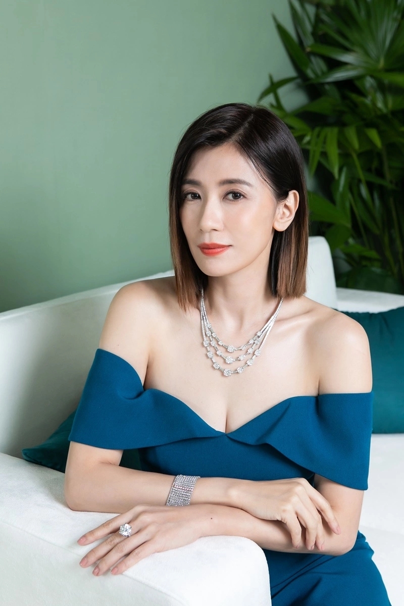 51 tuổi mà như 30 thế này thì chịu luôn đấy: Mỹ nhân đúng là mỹ nhân, nghịch lý càng có tuổi càng đẹp- Ảnh 8.