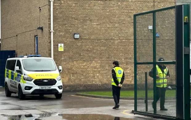 Vụ việc xảy ra tại trường Trung học Kingsbury ở Brent, Tây Bắc London, ngày 11/2 (Ảnh: PA)