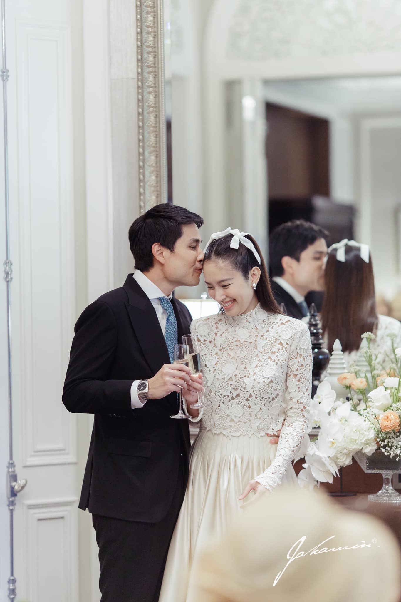 Nữ hoàng chuyển giới Nong Poy: 40 tuổi đẹp thách thức thời gian, cưới chồng hào môn gia thế khủng- Ảnh 7.