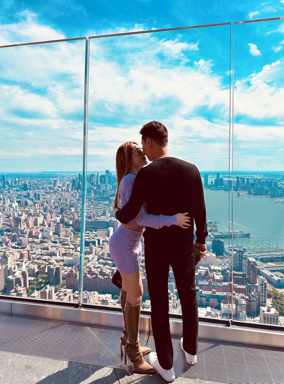 Cô gái Việt được chồng