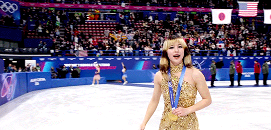 Vì sao cô gái với mái tóc nhuộm “không giống ai” này lại đang gây bão toàn cầu, lên MXH nào cũng thấy mặt?- Ảnh 3.