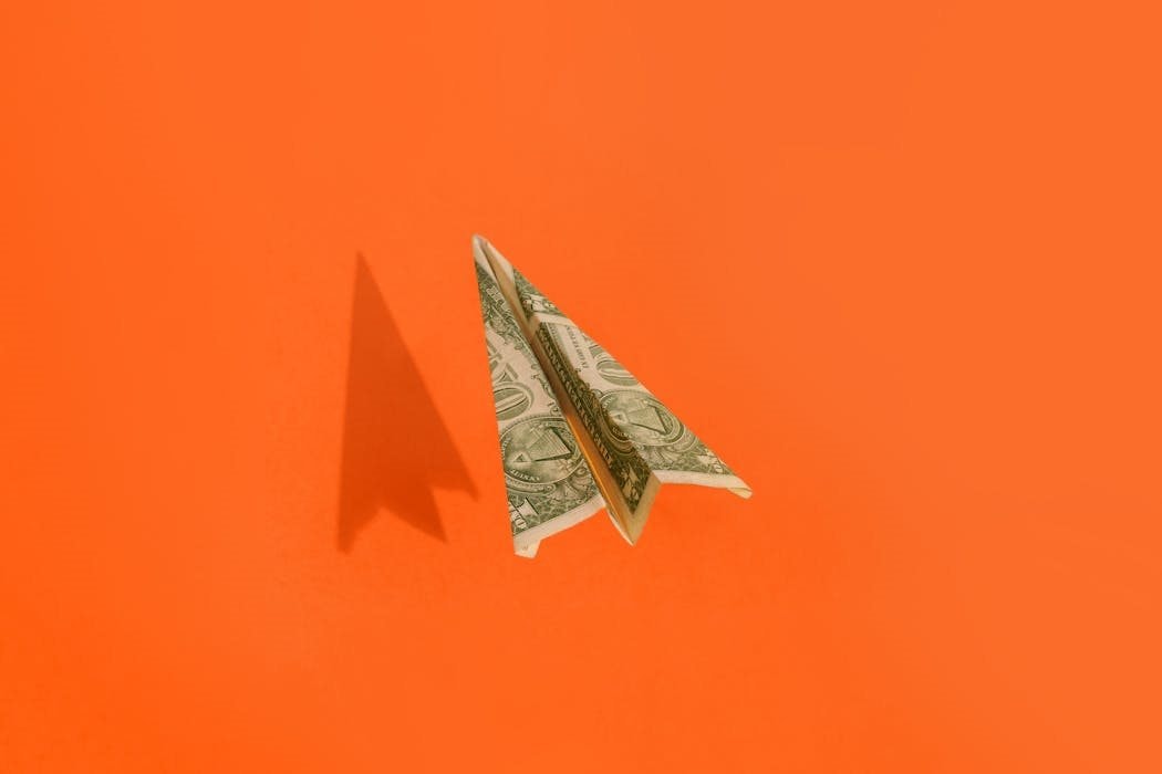 Cách Elon Musk, Mark Zuckerberg làm giàu mà không nộp thuế, di sản truyền đời cho con cháu: Nhận lương 1 USD, có tài sản 'trên giấy', vay nợ hết mức để tiêu- Ảnh 2.