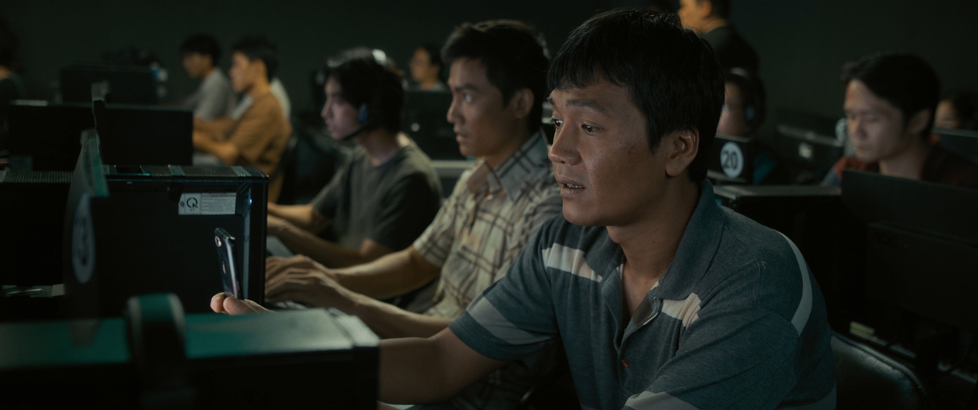 Thiên Đường Máu: Lời cảnh tỉnh cho những ai ham mê “việc nhẹ lương cao”- Ảnh 3.