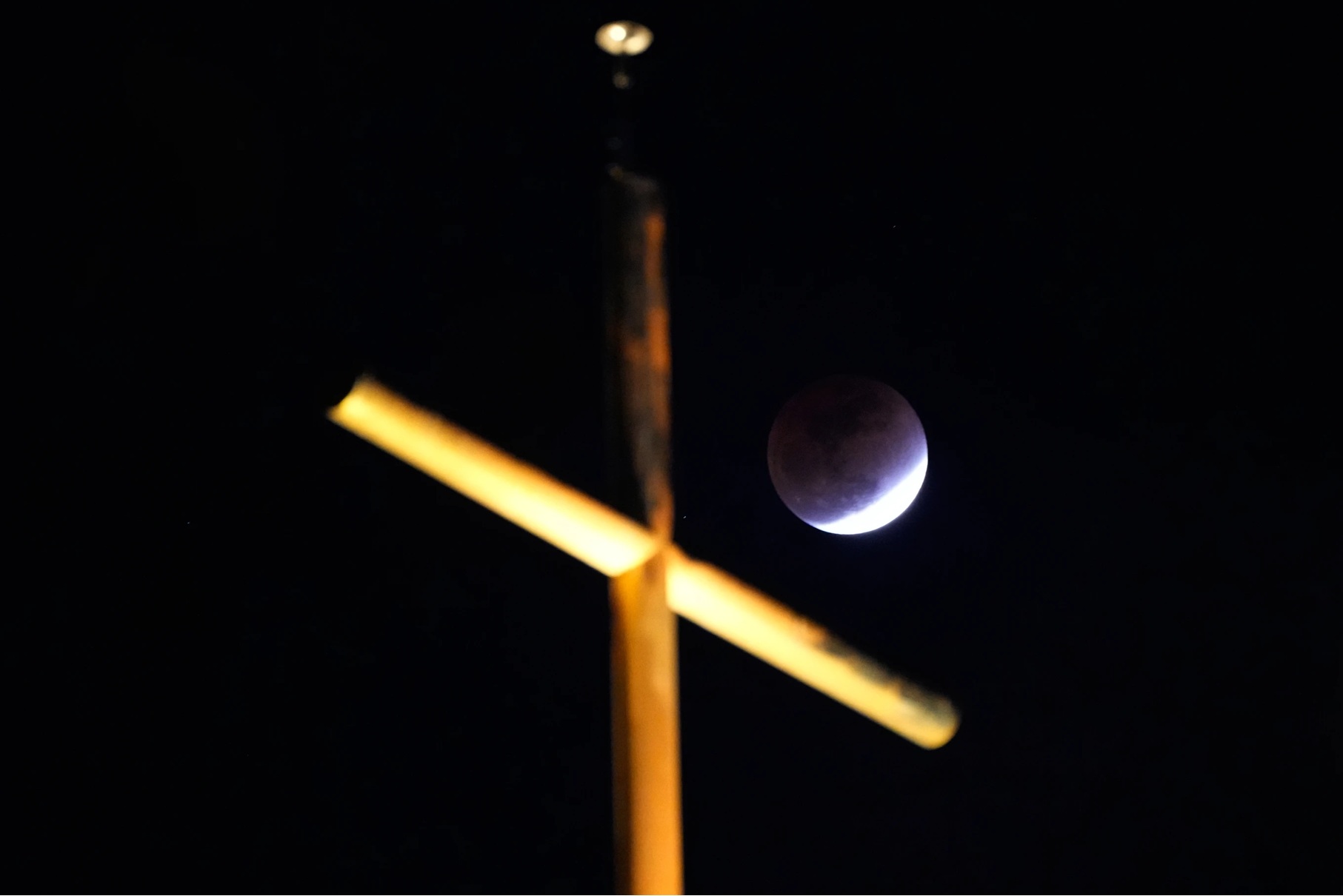 Nguyệt thực 3-3: Chùm ảnh trăng máu rực đỏ từ khắp thế giới- Ảnh 8.