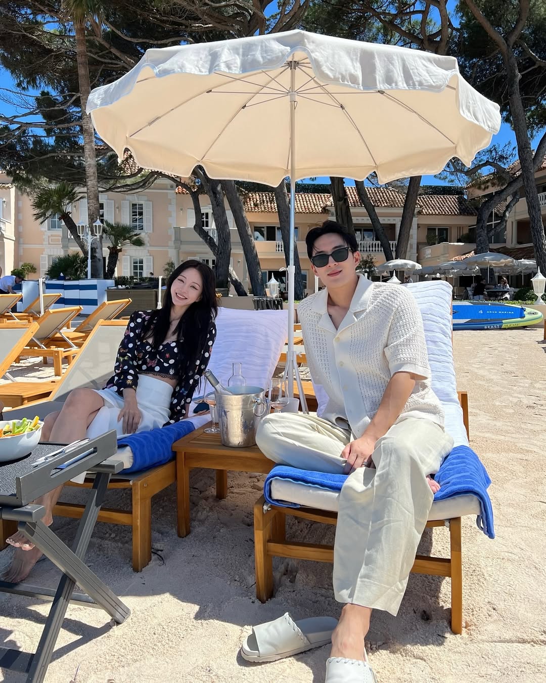 "Người đẹp xấu tính" bị 3 triệu người đuổi khỏi showbiz, bỏ hết tất cả đưa tình trẻ kém 10 tuổi sang Mỹ "lánh bão" 44475947122135949956642796337326079633381050n 17711391914251609236638 1771159876851 17711598775991970002809