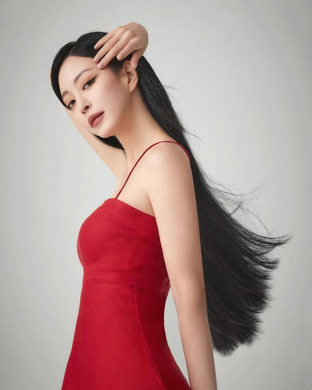 "Người đẹp xấu tính" bị 3 triệu người đuổi khỏi showbiz, bỏ hết tất cả đưa tình trẻ kém 10 tuổi sang Mỹ "lánh bão" 46179872217312334876311135211977554407774372n 1771137769030346629802 1771159853320 1771159854699510873437