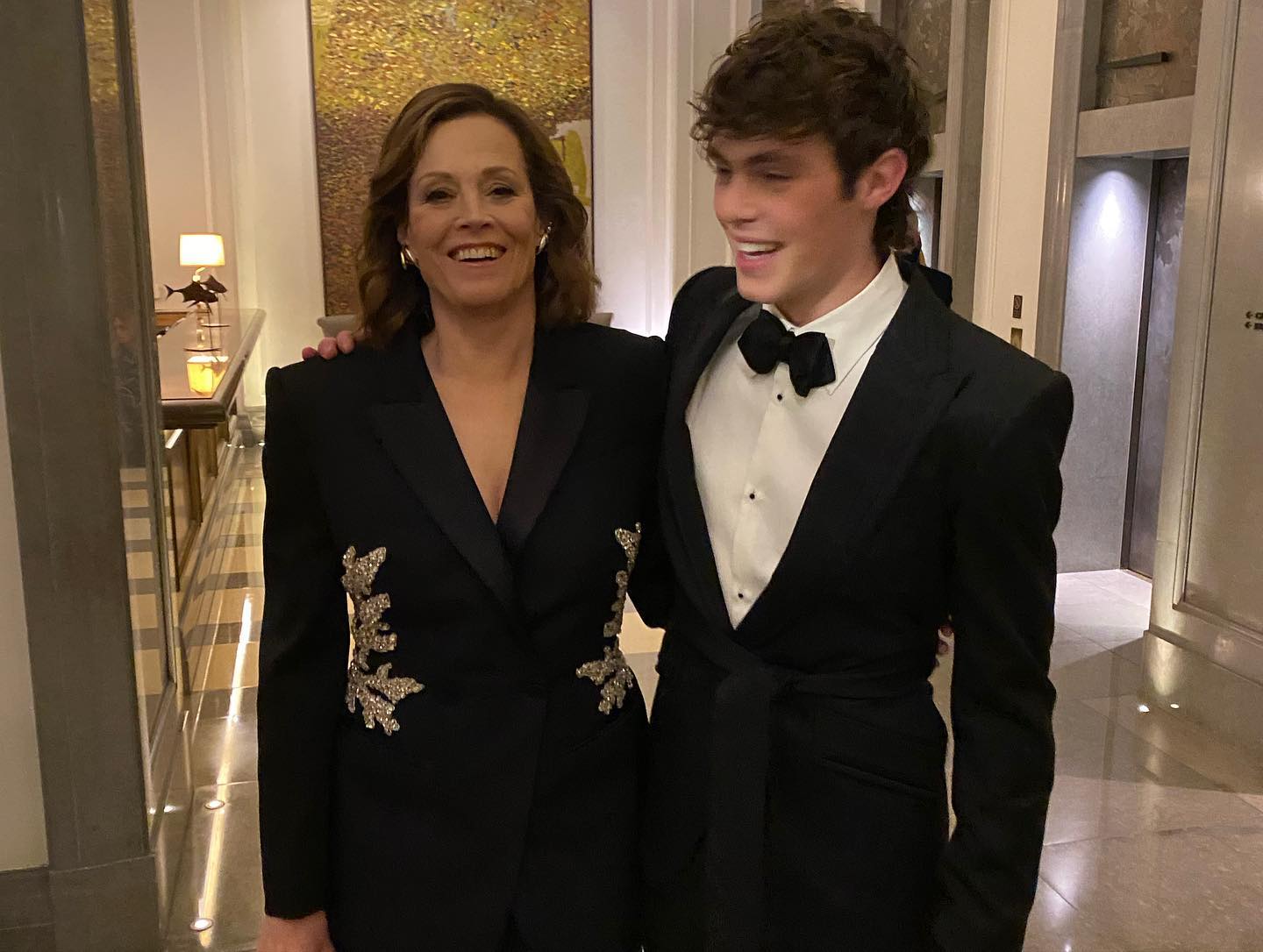 Nằm mơ cũng không tin có cặp đôi lệch nhau 55 tuổi, xem đến cảnh hôn mà ai nấy đau đầu nhức óc- Ảnh 3.