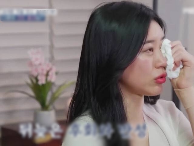 Quá khứ gây sốc của nữ pháp sư sinh năm 1998 đang vụt sáng ở show tâm linh Hàn Quốc- Ảnh 5.