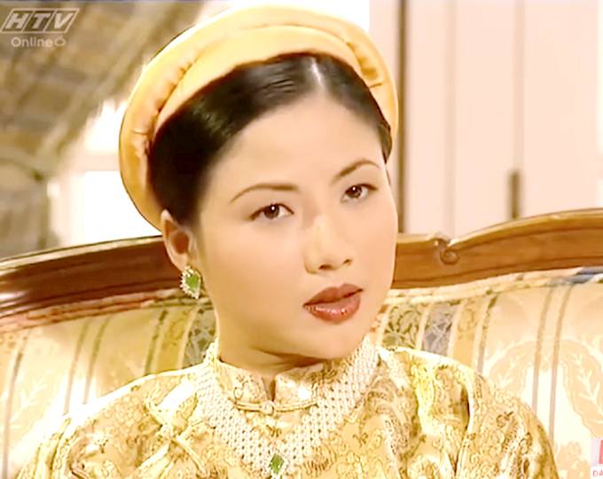 Nữ diễn viên duy nhất là Phó Giáo sư - Tiến sĩ, được tung hô là Hoàng hậu đẹp nhất Việt Nam suốt 20 năm- Ảnh 1. Nữ diễn viên duy nhất là Phó Giáo sư - Tiến sĩ, được tung hô là Hoàng hậu đẹp nhất Việt Nam suốt 20 năm- Ảnh 1.