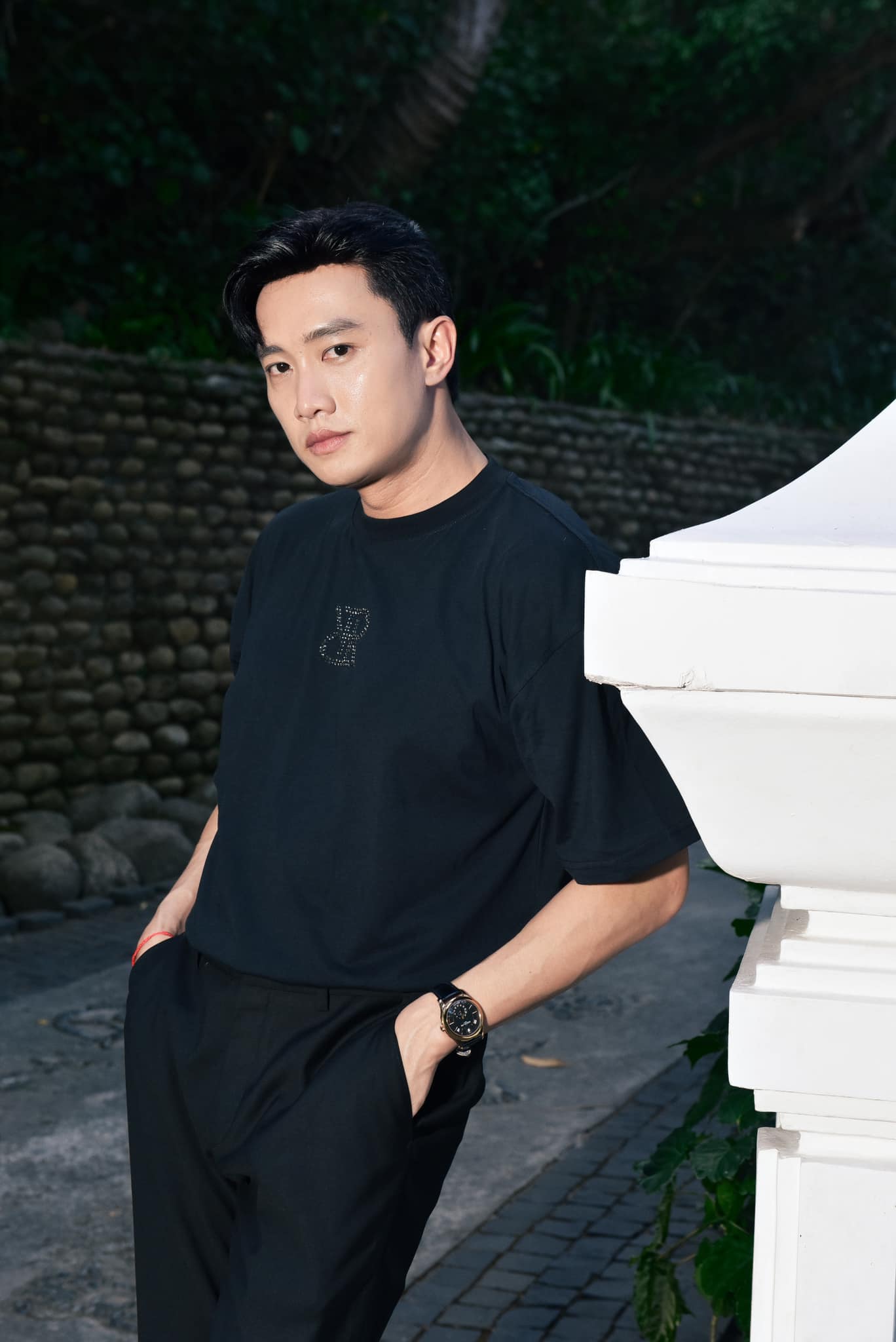 Lộ ảnh Quốc Trường hôn 1 người đàn ông- Ảnh 7.