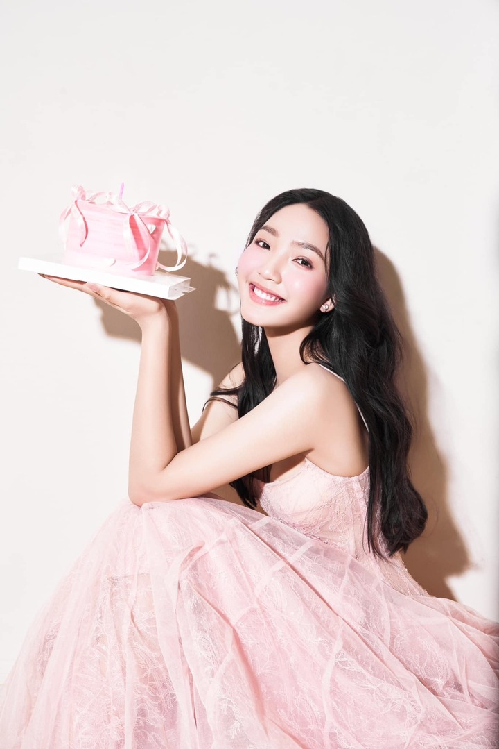 Sắc vóc 3 mỹ nhân đảm nhận vai nữ chính trong cuộc đua phim Tết 2026- Ảnh 8.