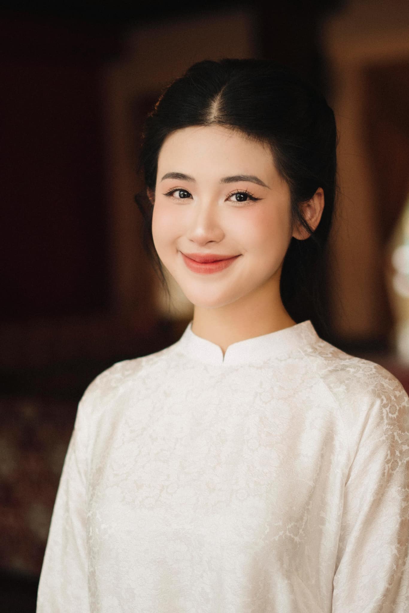 Đạo diễn Vbiz xả kho ảnh bên bạn gái nóng bỏng sau khi