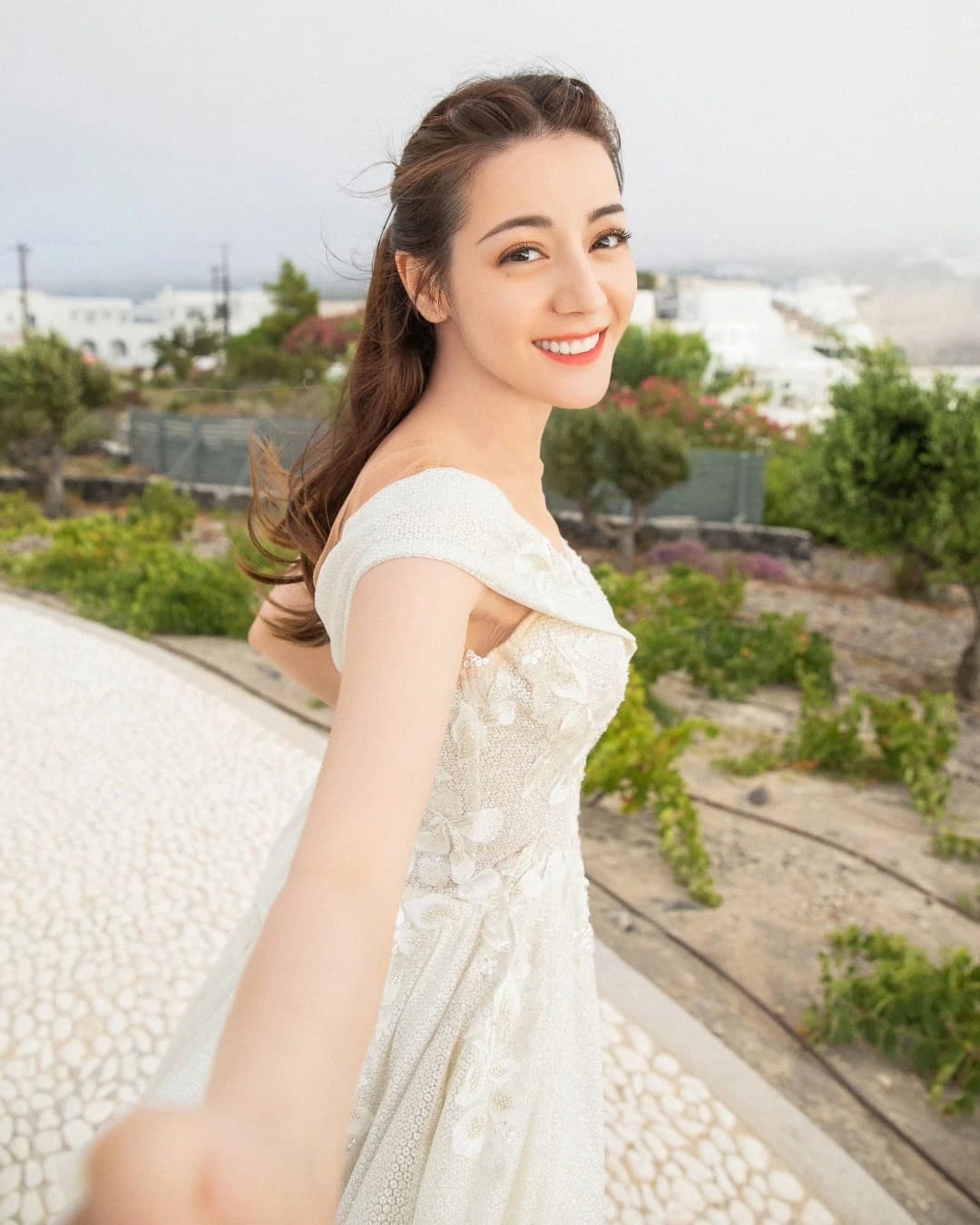 Không cô dâu nào đẹp bằng Địch Lệ Nhiệt Ba!- Ảnh 6.