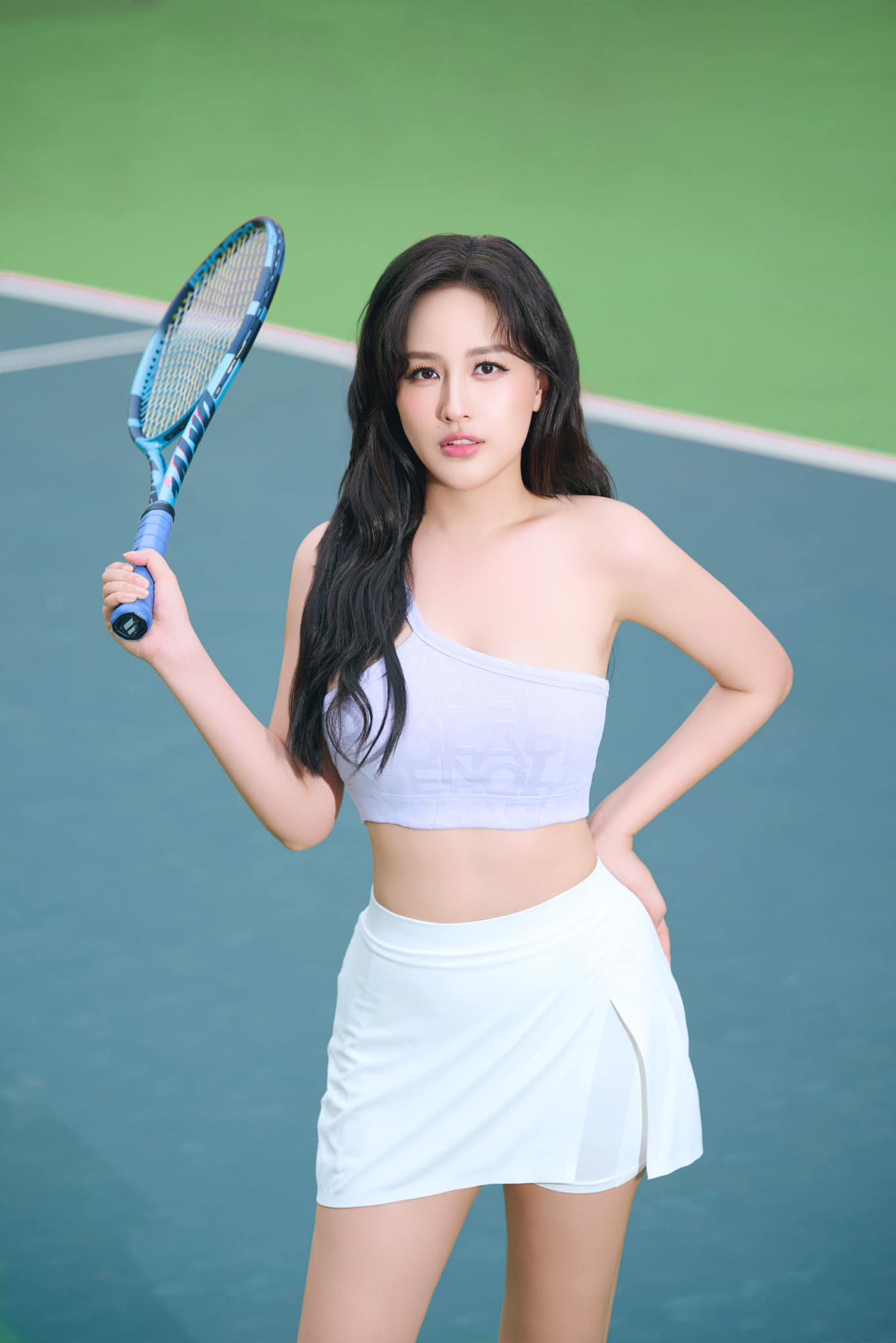 Mai Phương Thuý cực quyến rũ trên sân tennis, trong tủ đồ lượng outfit tennis nhiều hơn quần áo mặc hàng ngày- Ảnh 15.