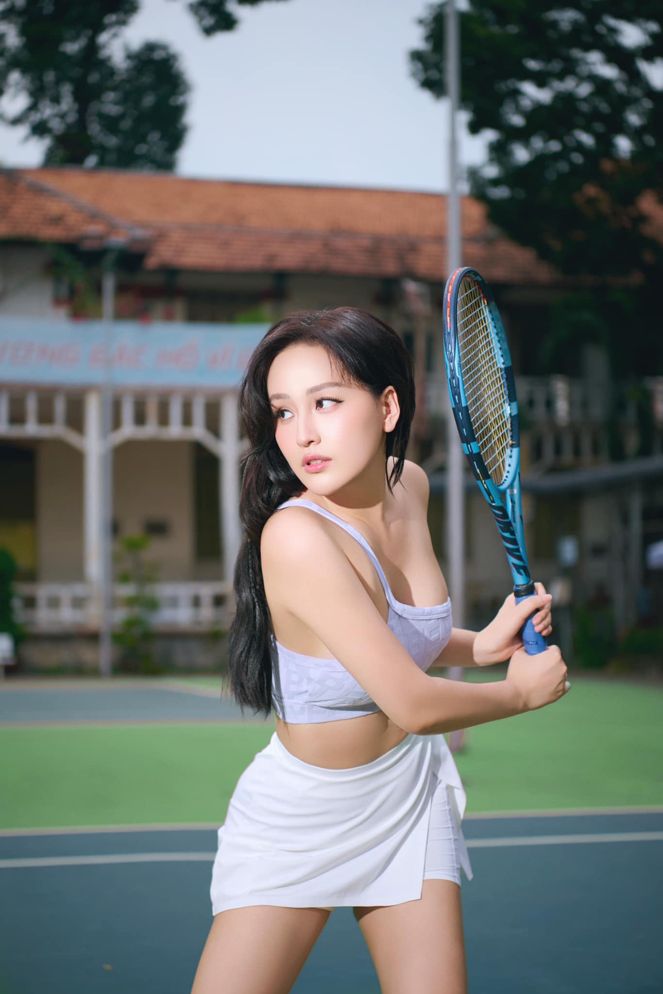 Mai Phương Thuý cực quyến rũ trên sân tennis, trong tủ đồ lượng outfit tennis nhiều hơn quần áo mặc hàng ngày- Ảnh 5.