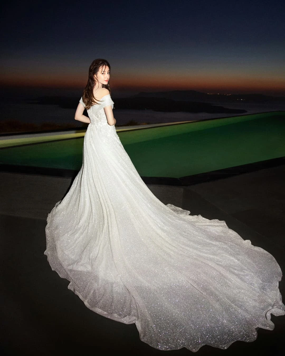 Không cô dâu nào đẹp bằng Địch Lệ Nhiệt Ba!- Ảnh 12.