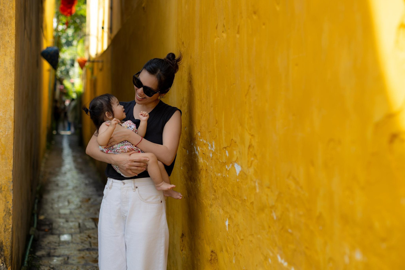 Hoàng My một mình nuôi con- Ảnh 8.