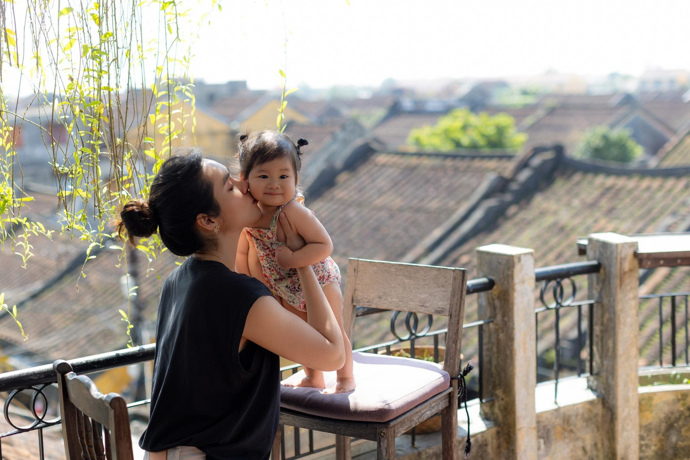 Hoàng My một mình nuôi con- Ảnh 9.