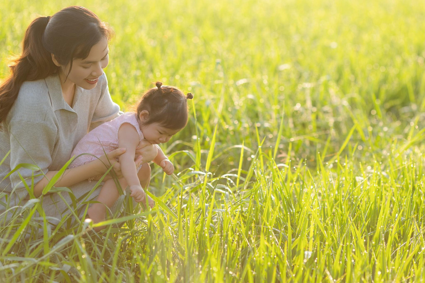 Hoàng My một mình nuôi con- Ảnh 6.