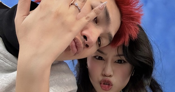 1 Anh Trai Say Hi rơi nhẫn cưới tại concert, phản ứng của bà xã mới đáng bàn 4885810186690643521759066182281100525767345n 17669066895491775477337 1766909627824 1766909628017422883522 674 0 1532 1638 crop 1766909704061414298877jpg