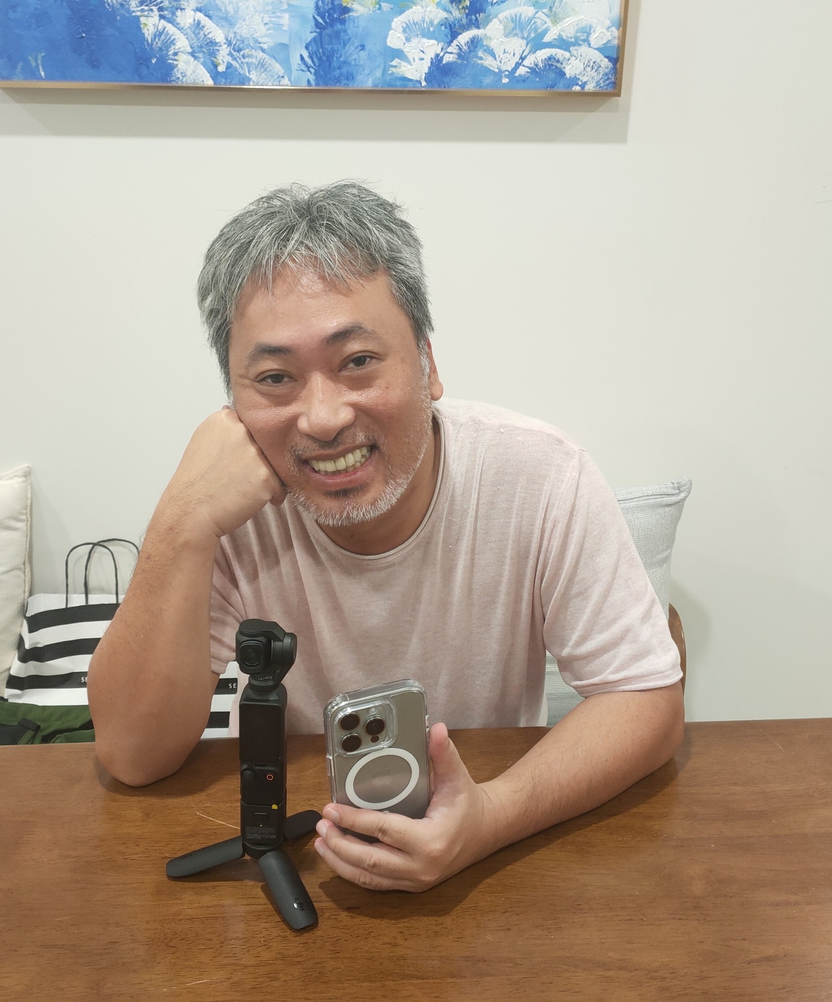 Đạo diễn Quang Dũng lên tiếng về việc tuyển trợ lý không lương: