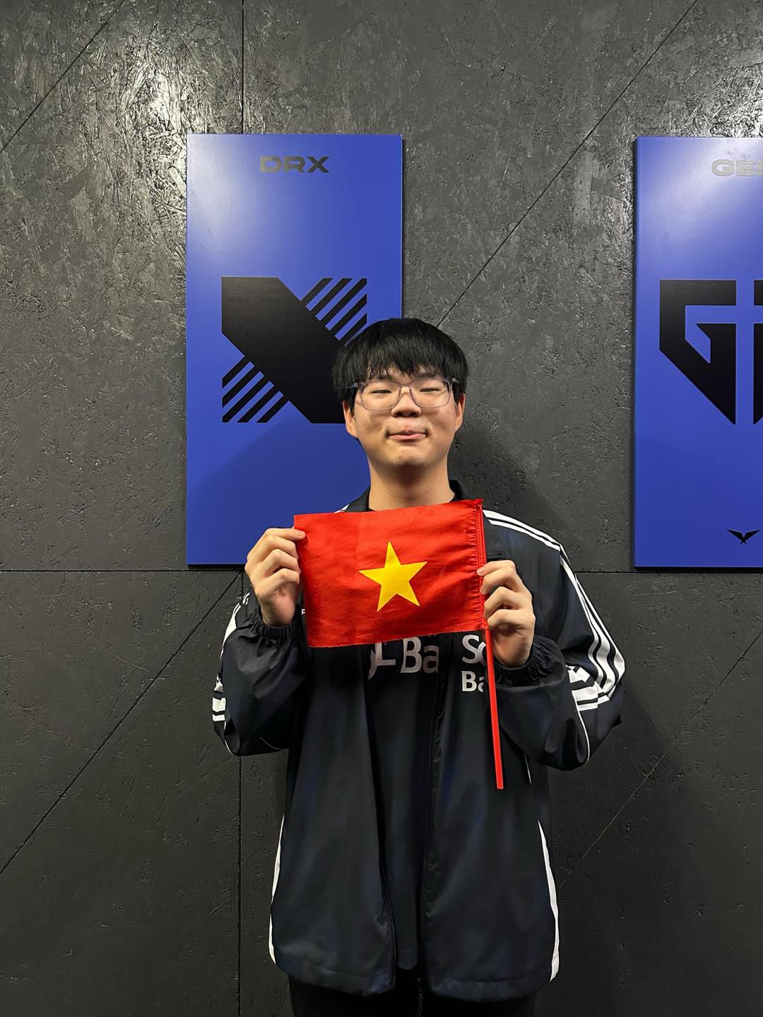 Từ SofM đến LazyFeel: Những game thủ Việt khiến thế giới phải