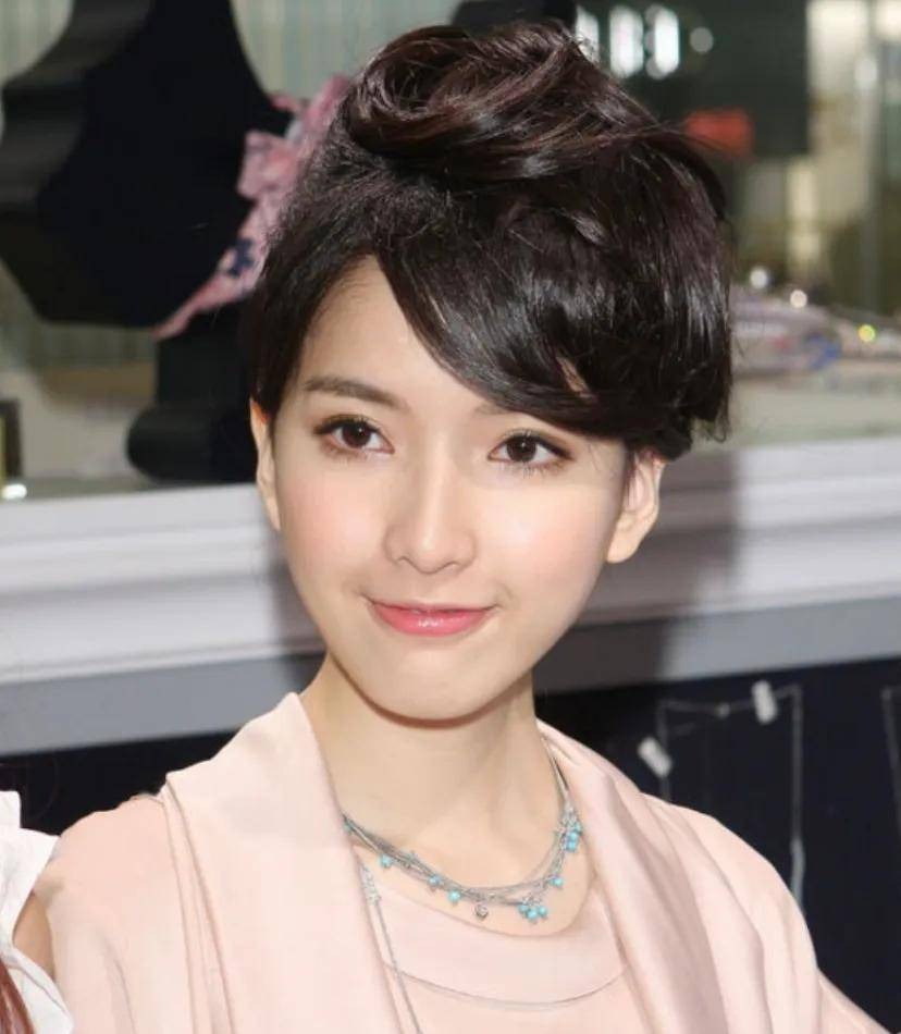 Sốc: Nữ diễn viên đẹp bậc nhất showbiz viết thư tuyệt mệnh sau khi bị nhiều bạn học nam tố cáo gạ gẫm- Ảnh 4. Sốc: Nữ diễn viên đẹp bậc nhất showbiz viết thư tuyệt mệnh sau khi bị nhiều bạn học nam tố cáo gạ gẫm- Ảnh 4.