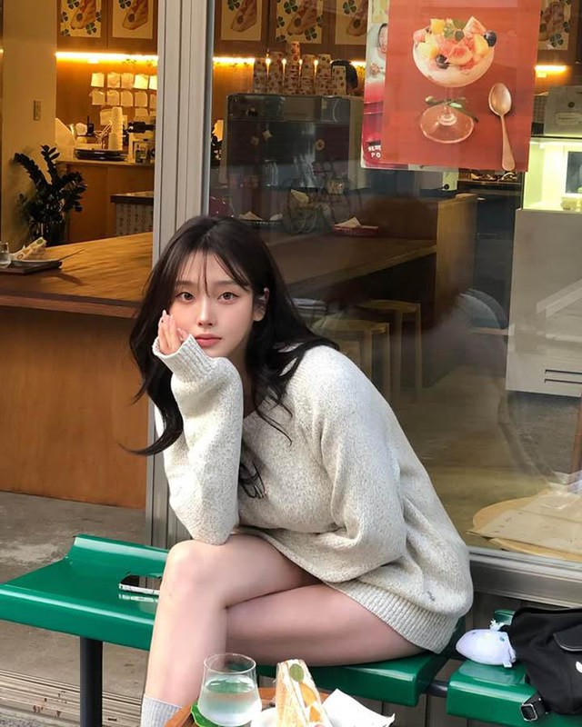 Hot girl diện áo trễ vai Hot girl diện áo trễ vai