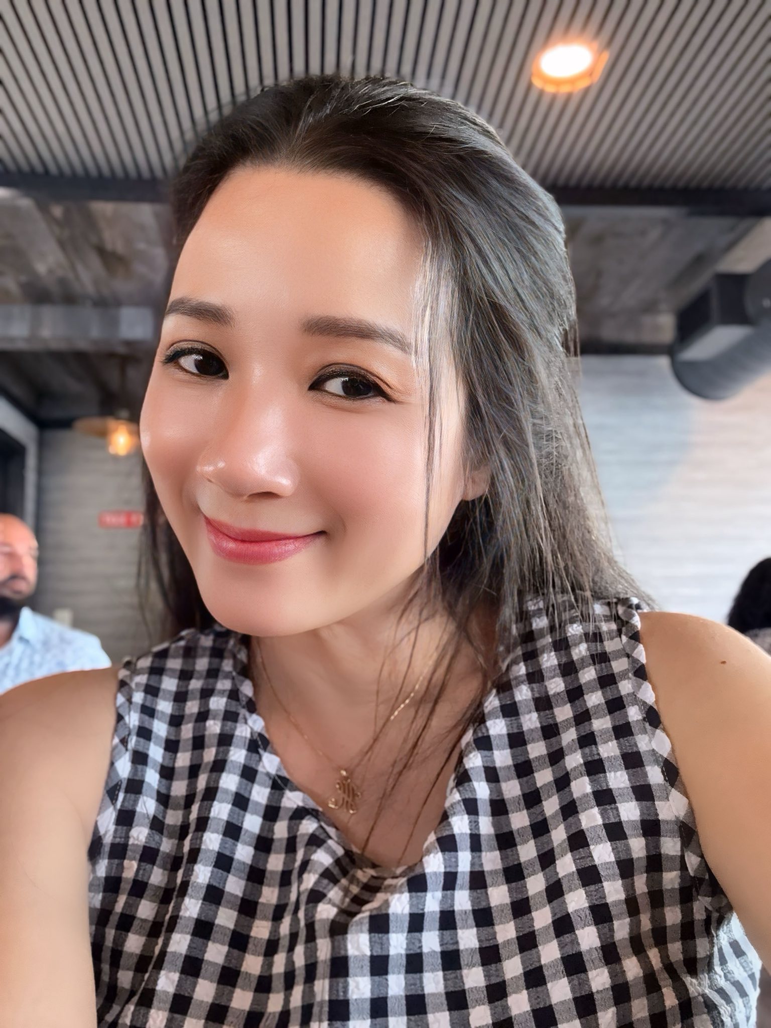 Việt Nam không có NSƯT nào U60 vẫn trẻ khủng khiếp thế này đâu: Đẹp không tỳ vết, bảo sao vẫn có người theo đuổi- Ảnh 5.