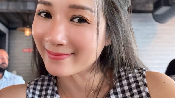 Việt Nam không có NSƯT nào U60 vẫn trẻ khủng khiếp thế này đâu: Đẹp không tỳ vết, bảo sao vẫn có người theo đuổi 50237738612083167079734812835880842293545952n 1770740418143 17707404182561276301858