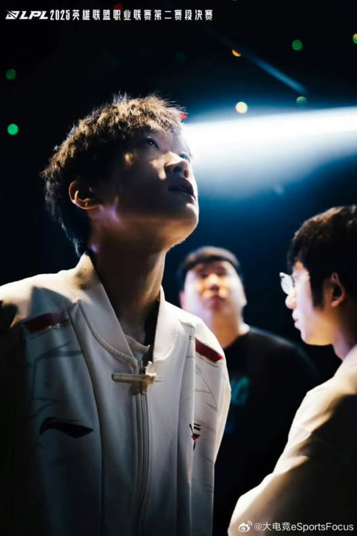 AL Shanks: Đi lên từ quá khứ cơ cực, trở thành tuyển thủ vẫn đi lao động nặng “cho vui” 506473483 605442079240756 2467639523753742483 n