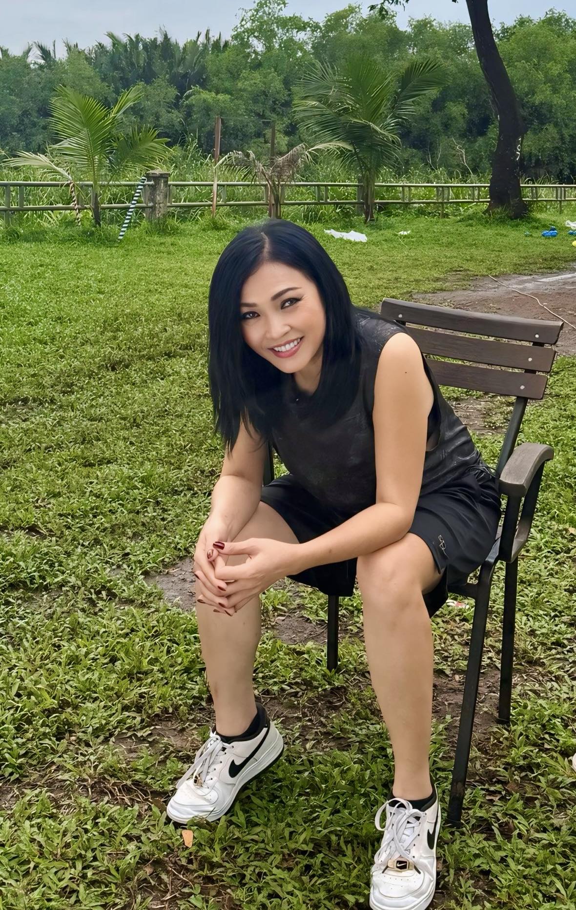 Nữ ca sĩ đình đám U55 công khai lấy trai miền núi, không biết tiếng Việt, luôn sợ chồng ghen vì điều này- Ảnh 3.