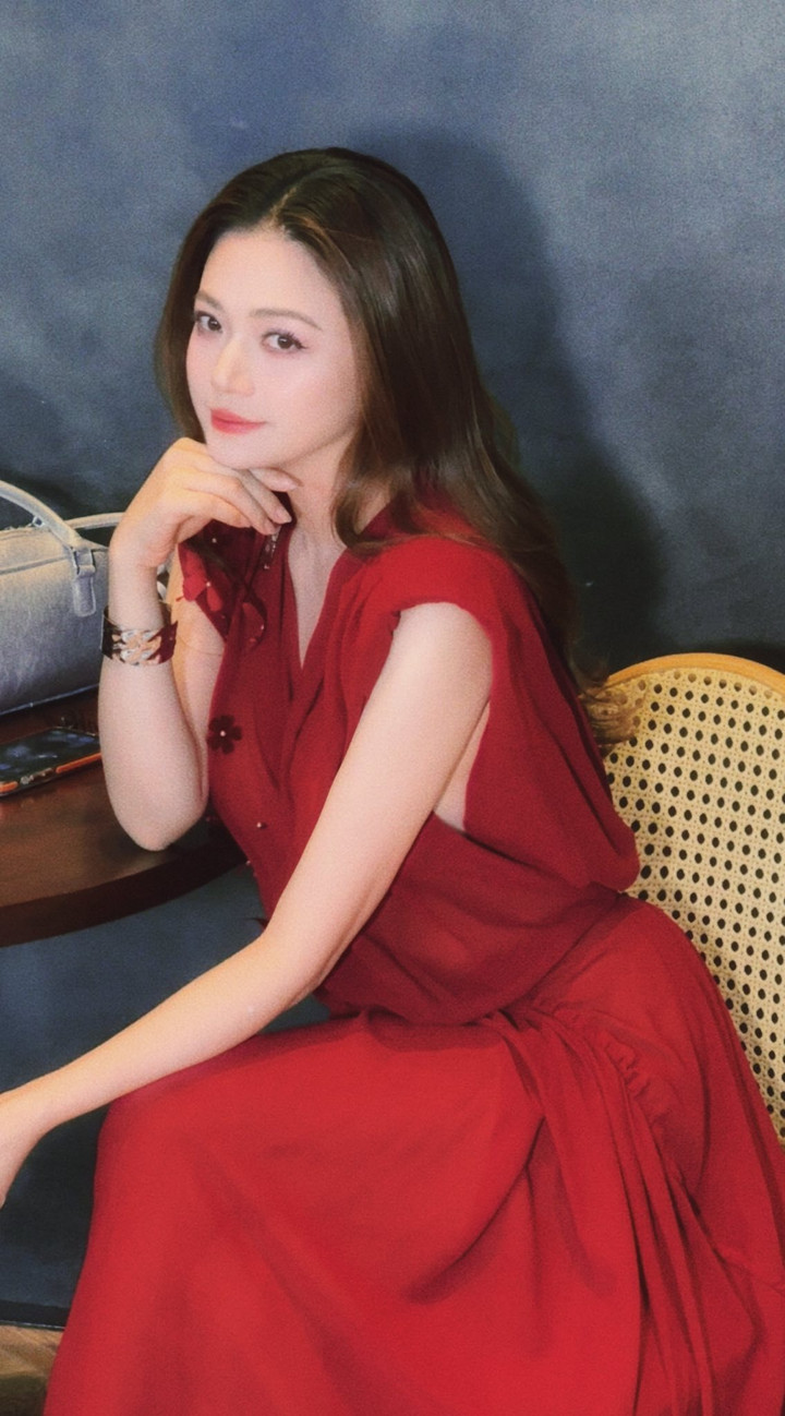 Nhan sắc trẻ đẹp ở tuổi U50 của nữ NSƯT đang gây sốt trên phim giờ vàng VTV- Ảnh 10.