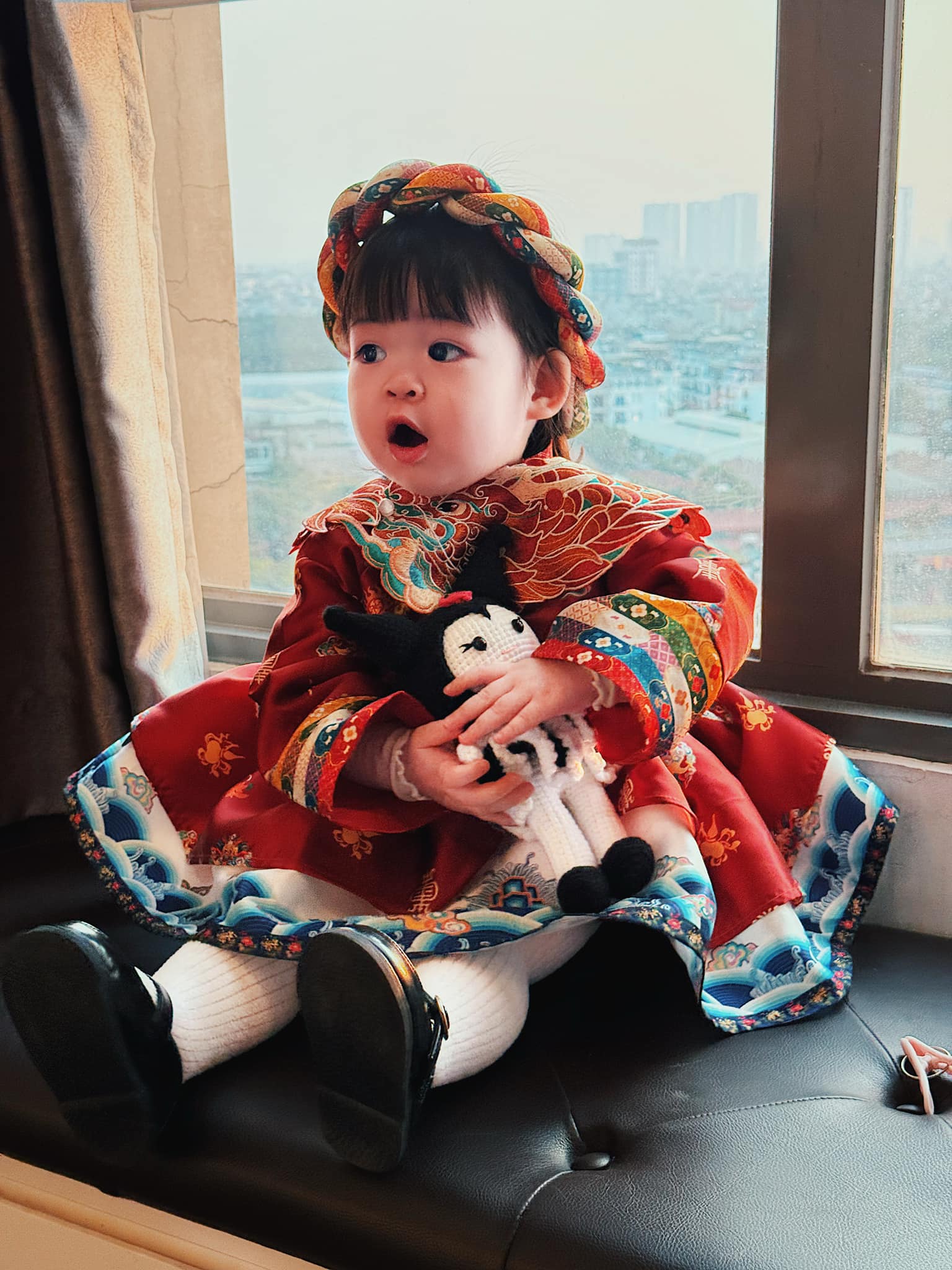 513936349102131217768351736913692686171925466n-17675912358732115155459-1767594579115-17675945794451759004251 "Đặc quyền" của con gái Hoa hậu Đỗ Mỹ Linh 513936349102131217768351736913692686171925466n 17675912358732115155459 1767594579115 17675945794451759004251