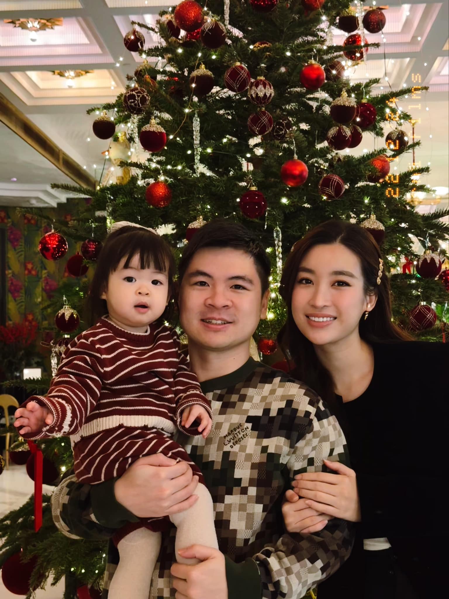 51434931710213118198105707745035678471687854n-17675912359031419320795-1767594580143-17675945805271914572579 "Đặc quyền" của con gái Hoa hậu Đỗ Mỹ Linh 51434931710213118198105707745035678471687854n 17675912359031419320795 1767594580143 17675945805271914572579