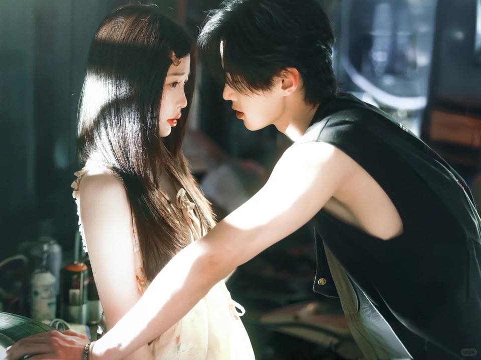 Nghe tên mỹ nhân này ai cũng né vội 1000km: Diễn thì dở phim thì flop, chỉ giỏi cầm tiền làm phiền thiên hạ- Ảnh 1.