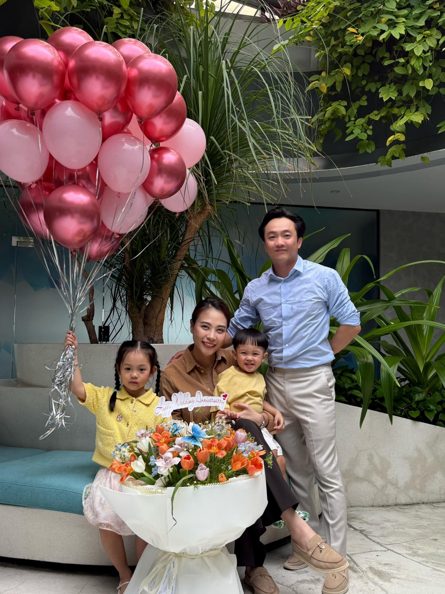 "Kho báu" của doanh nhân Cường Đô La! 524657532102394051184524603080182955290651958n 17669943639311457203856 1766998570405 1766998571036258852372