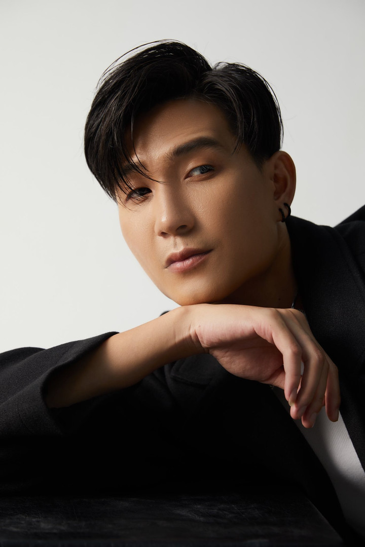 "Trai đểu" phim giờ vàng VTV: Từng bị liệt 2 chân, mệnh danh "tổng tài màn ảnh" 525978662241120366750720658475708381425827739n 16304023 1766405804016 17664058097341013275197