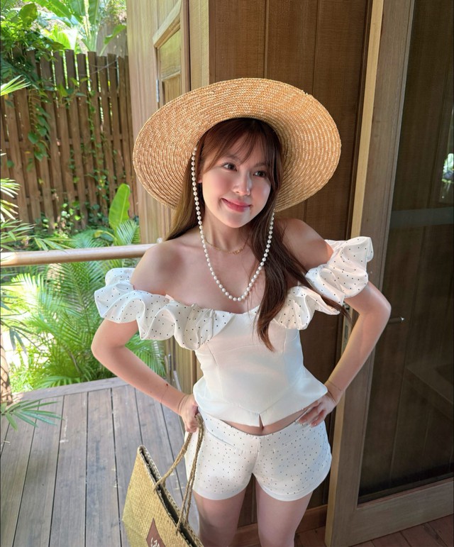 Bạn gái công khai ảnh bên HIEUTHUHAI- Ảnh 4.