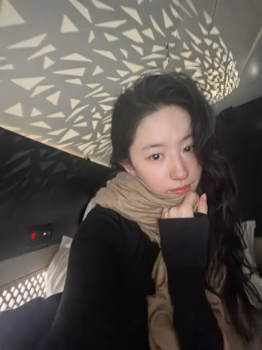 Khó tin nổi đây là gương mặt thật của Lưu Diệc Phi- Ảnh 2.