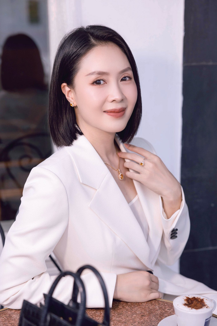 Đời thực kín tiếng của nữ viện phó viện kiểm sát phim giờ vàng VTV- Ảnh 2.