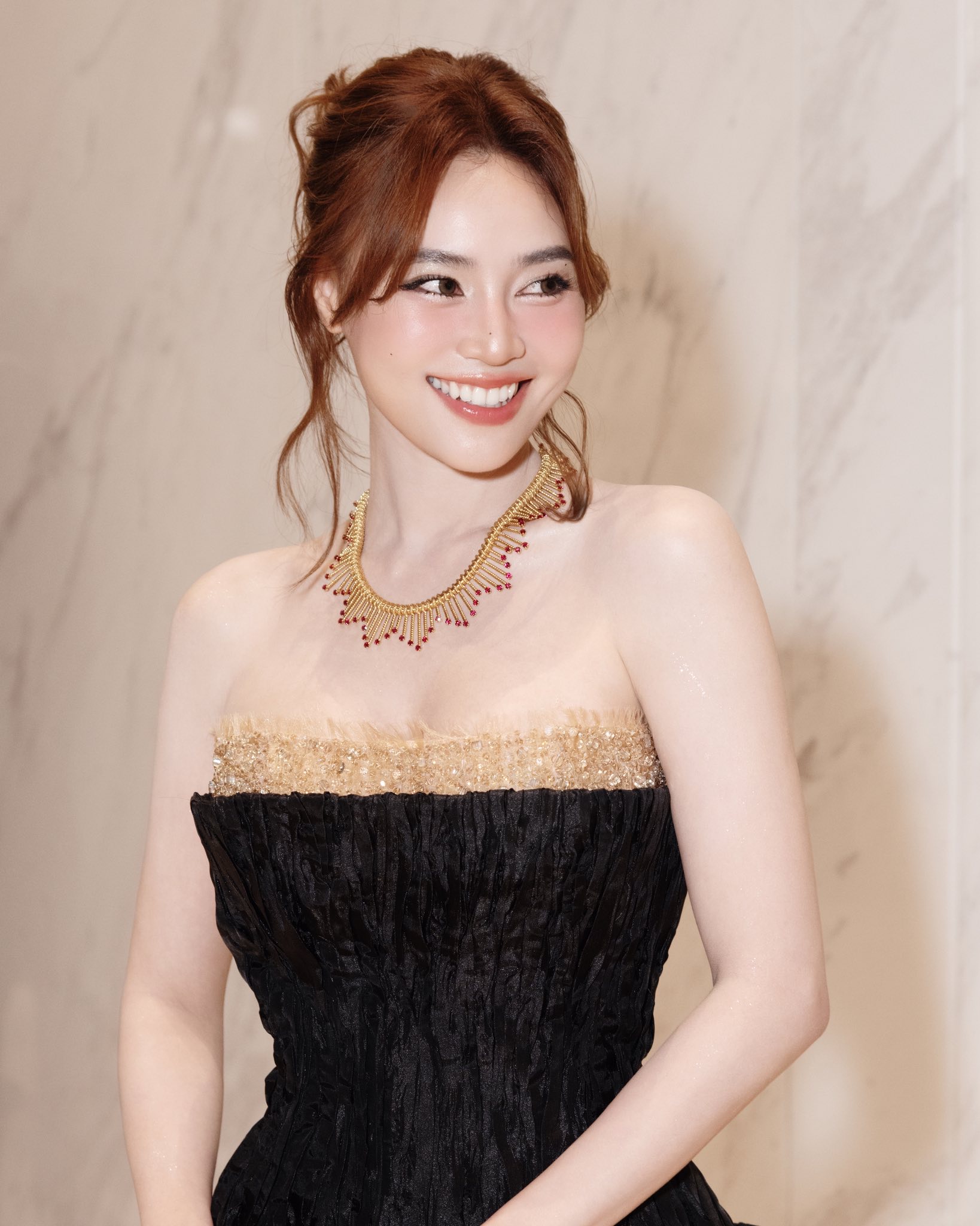 Vbiz hiện tại không ai có nụ cười đẹp hơn thế này: Vừa hé môi đã thành huyền thoại, băng vạn năm cũng phải tan chảy- Ảnh 1.