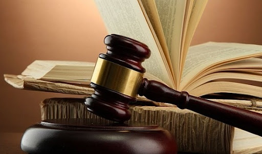 Người phụ nữ chuyển khoản nhầm hơn 9 tỷ đồng, tòa án yêu cầu người nhận trả lại nhưng ngân hàng ngăn cản: