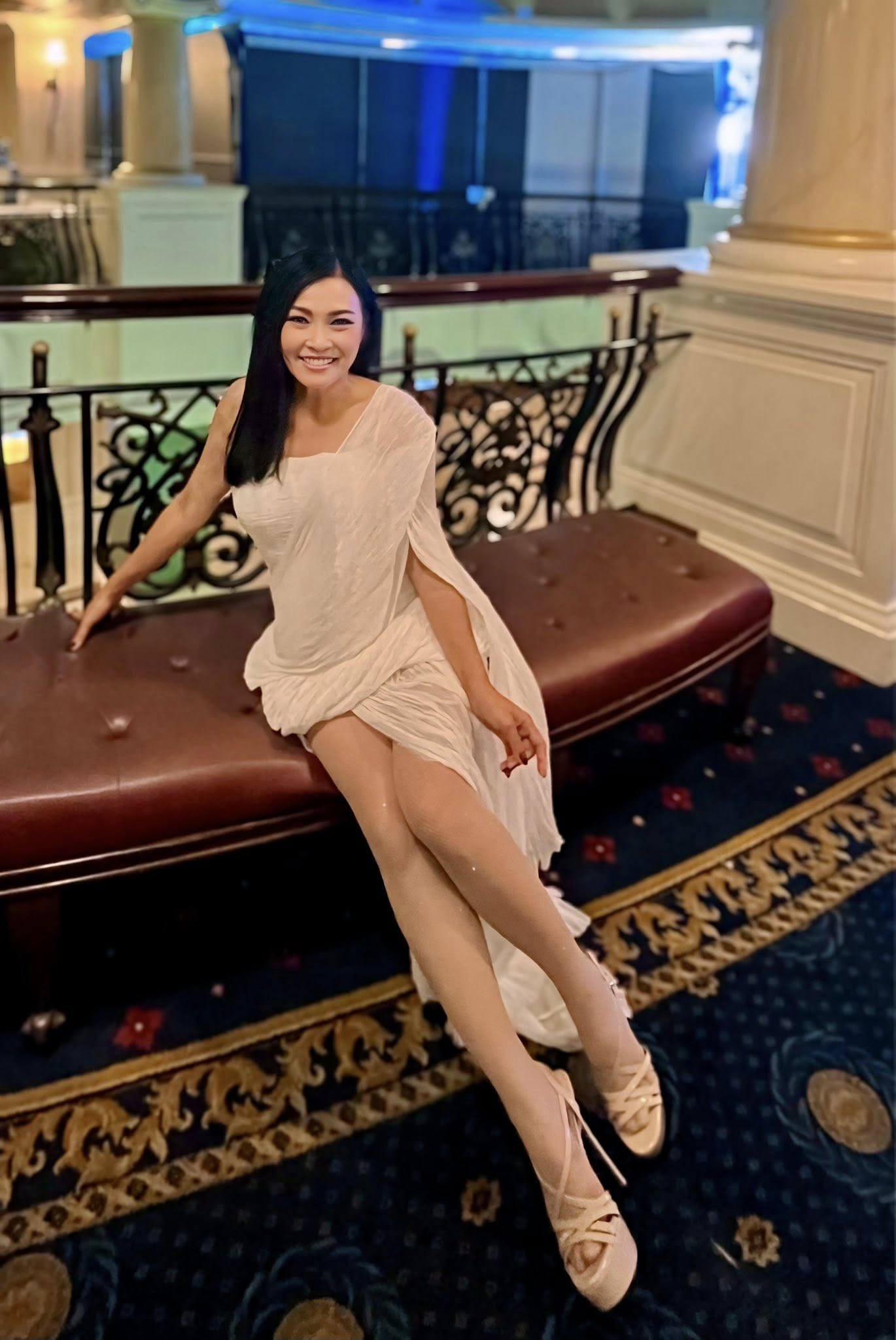 Nữ ca sĩ đình đám U55 công khai lấy trai miền núi, không biết tiếng Việt, luôn sợ chồng ghen vì điều này- Ảnh 2.