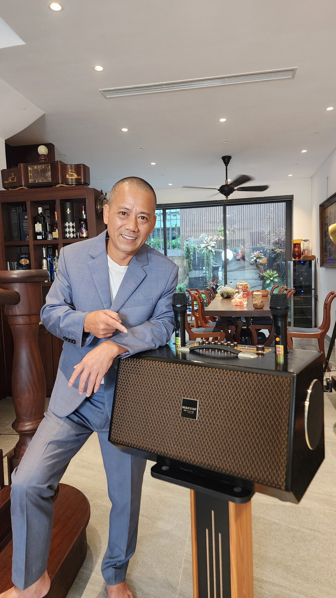 Nam nghệ sĩ cưới chân dài kém 9 tuổi từng thi Hoa hậu, sở hữu nhà sang 4 tầng ở Hà Nội- Ảnh 1.