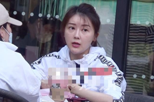 Thảm cảnh của 1 mỹ nhân: Phải trả nợ 4.700 tỷ trong 7 ngày thay chồng chủ tịch, nhan sắc tụt dốc không phanh- Ảnh 6.