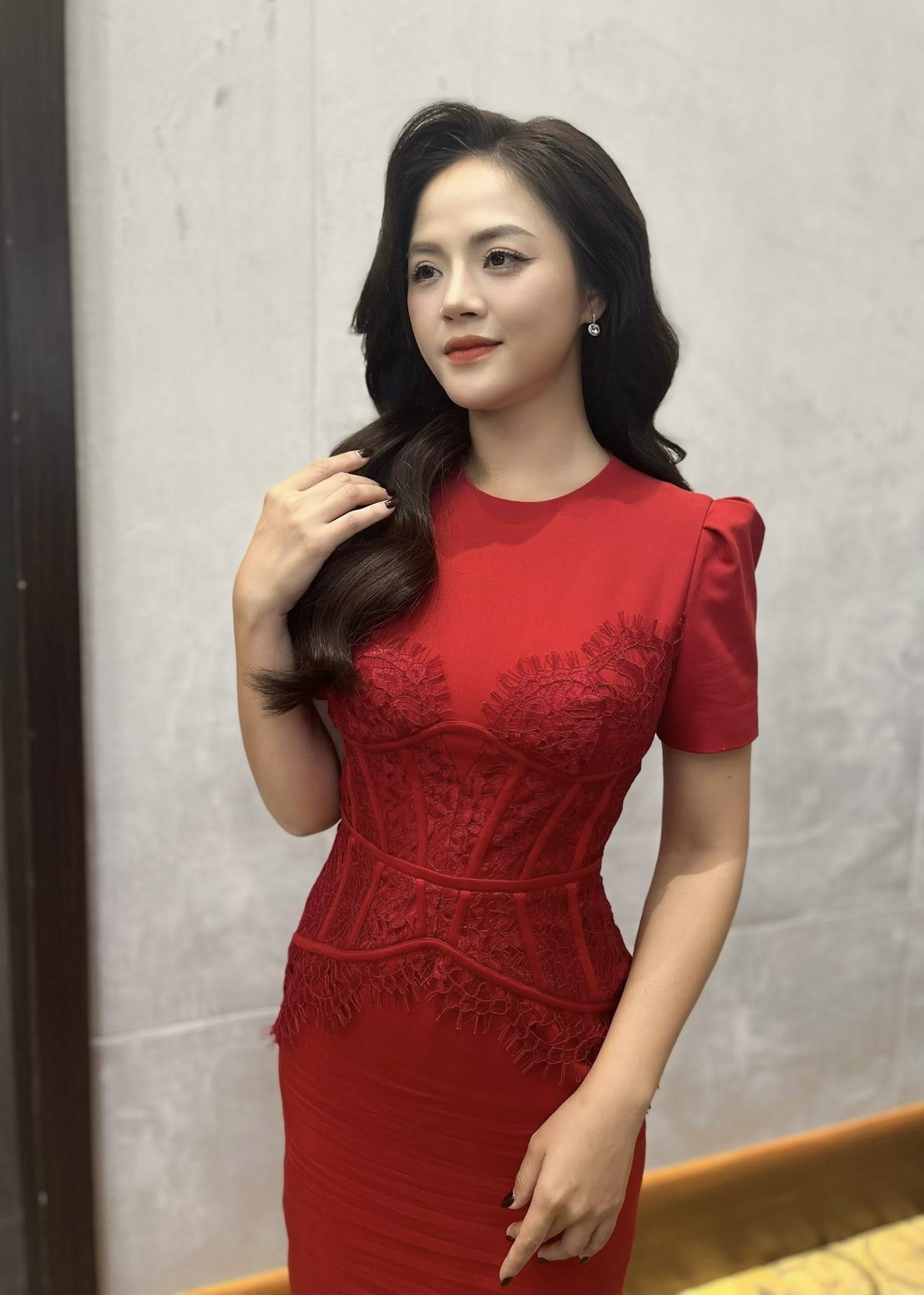 Mỹ nhân Việt được Bộ Quốc Phòng khen thưởng: Đóng tận 5 phim top 1 rating cả nước, nhan sắc thăng hạng dữ dội- Ảnh 8.