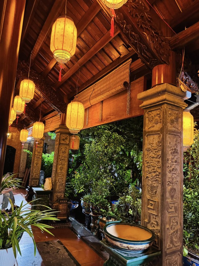 Nhan sắc vợ chân dài sinh 5 con cho nam nghệ sĩ đình đám sở hữu biệt phủ dát vàng ở Hà Nội- Ảnh 13.