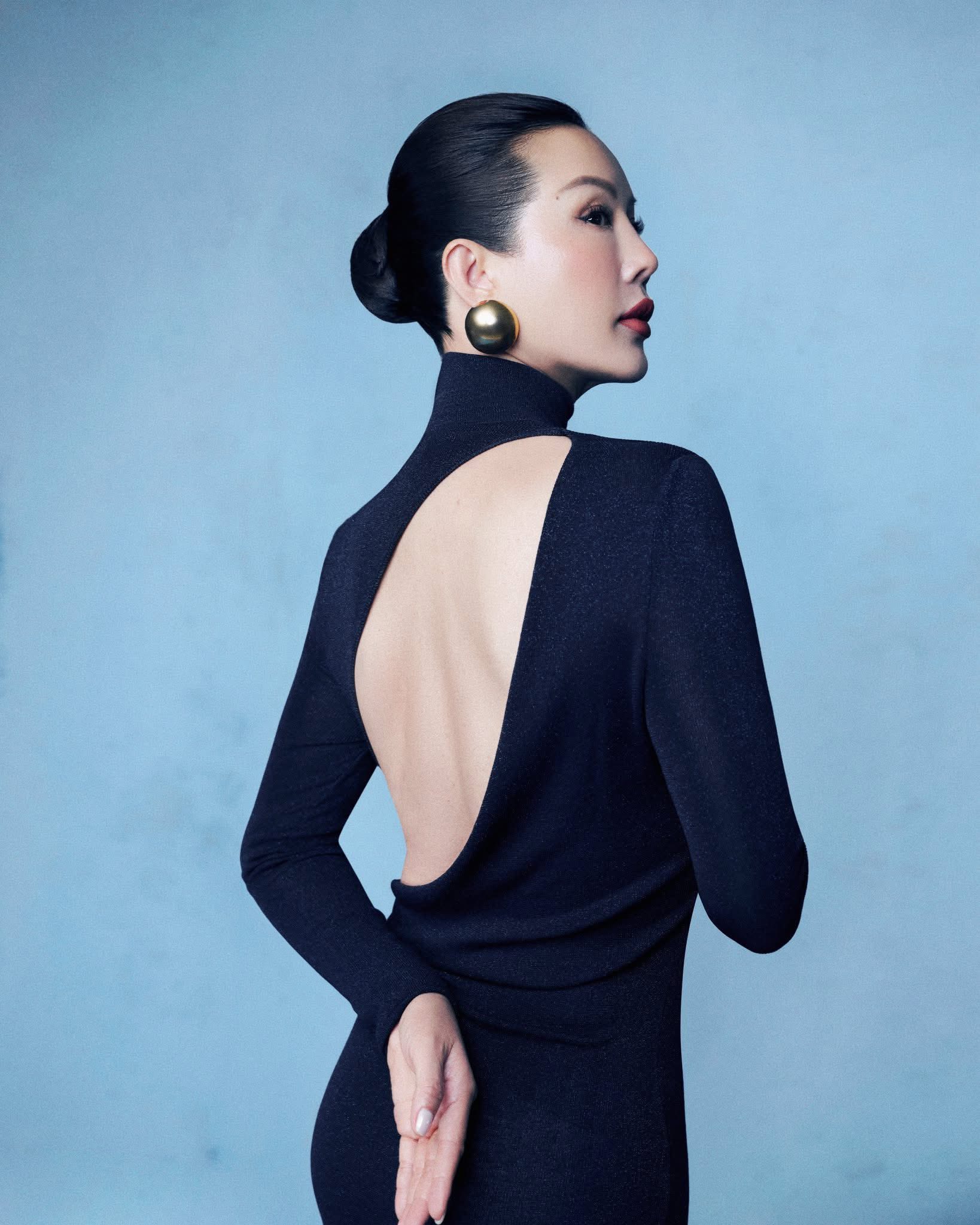 Hậu chia tay chồng, hoa hậu 4